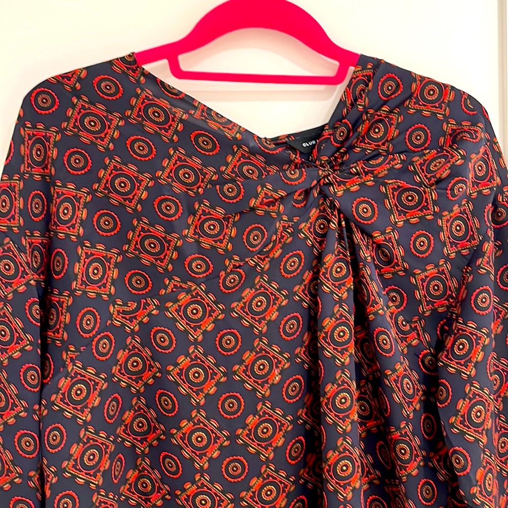 Club Monaco chic silky foulard print blouse with asymmetrical gathered detail
